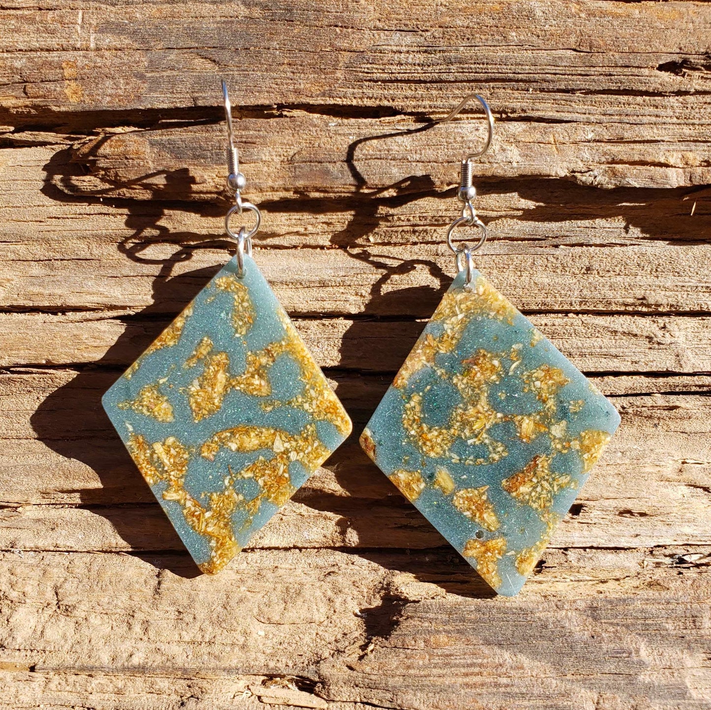 Green Gold Boho Dangle Earrings Marbled Dried Flowers